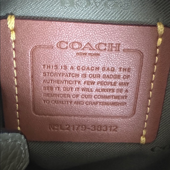 COACH ARMY GREEN TOTE LIKE NEW - Picture 5 of 11